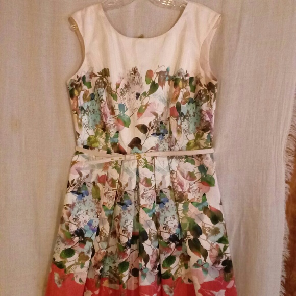 Dress - Picture 2 of 2